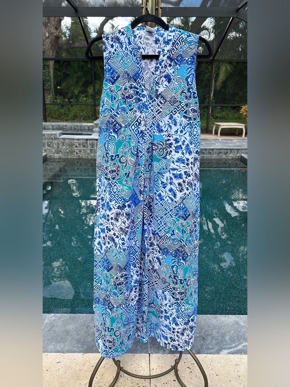 Natori MED blue teal white floral geometric print sleeveless v-neck maxi dress